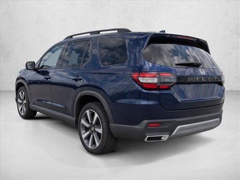 Used 2023 Honda Pilot Touring image 5