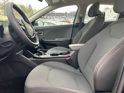 Used 2025 Kia K4 LXS image 22