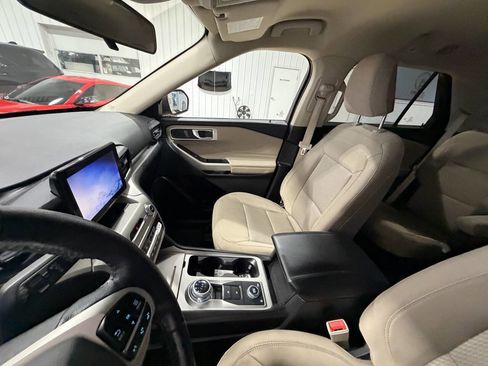 Used 2022 Ford Explorer XLT image 22