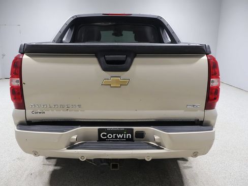 Used 2007 Chevrolet Avalanche LT w/ LT Preferred Equipment Group AWD/4WD image 3