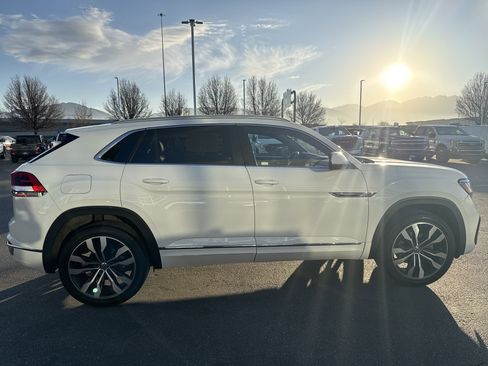 Used 2020 Volkswagen Atlas Cross Sport SEL R-Line image 6