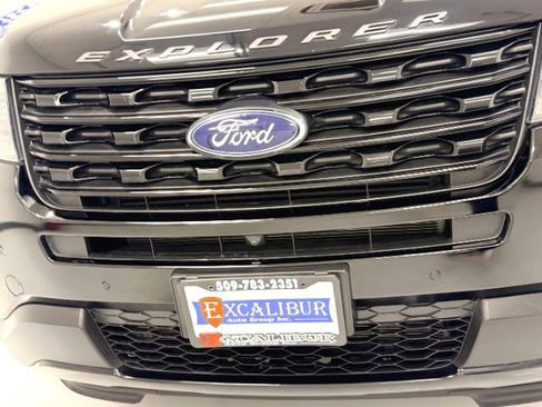 Used 2016 Ford Explorer Sport w/ Equipment Group 401A AWD/4WD image 24