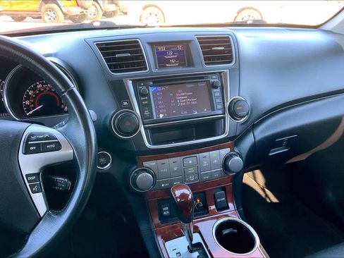 Used 2013 Toyota Highlander Limited image 7