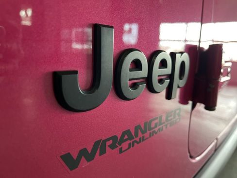 Used 2022 Jeep Wrangler Unlimited Sport image 12