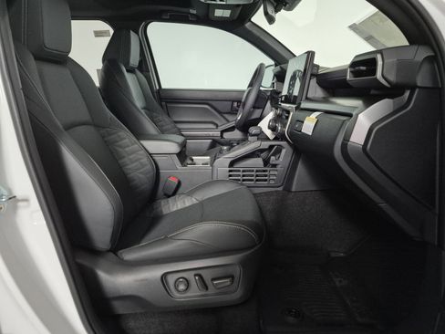 New 2026 Toyota 4Runner 4WD image 33