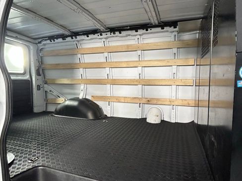 Used 2024 GMC Savana 2500 w/ Driver Convenience Package image 12