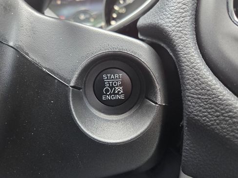 Used 2019 Jeep Compass Latitude w/ Popular Equipment Group FWD image 33