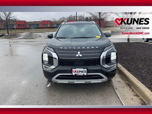 Used 2022 Mitsubishi Outlander SEL image 3