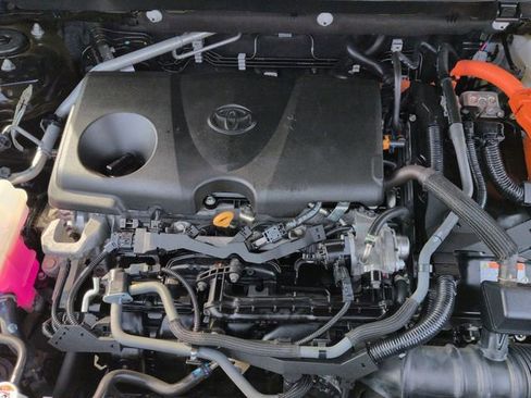 Certified 2022 Toyota RAV4 LE AWD/4WD image 30