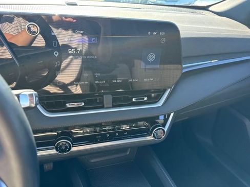 Used 2026 Chevrolet Equinox LT FWD image 21