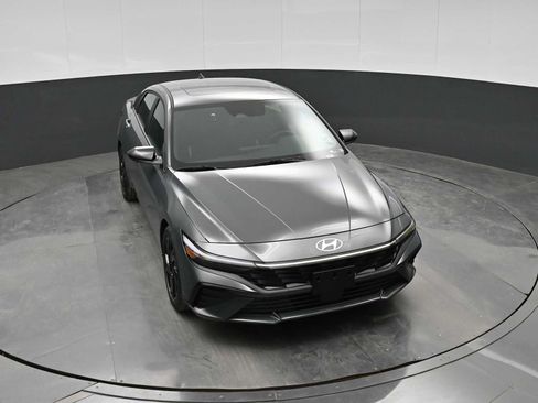 New 2026 Hyundai Elantra SEL Sport FWD image 24