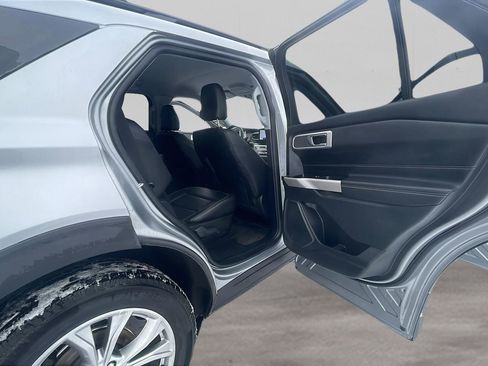 Used 2023 Ford Explorer XLT w/ Equipment Group 202A image 21