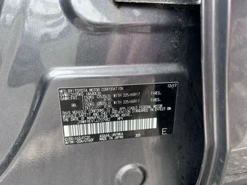 Used 2018 Toyota RAV4 XLE AWD/4WD image 5