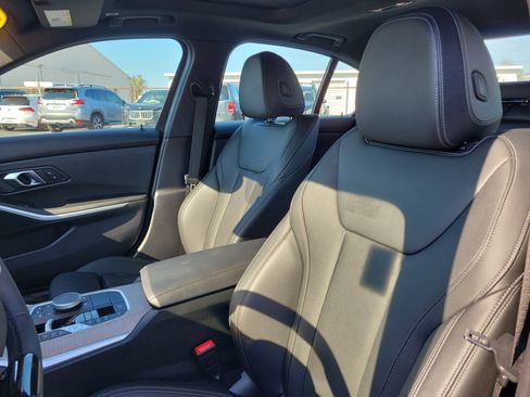 Used 2025 BMW 330i Sedan image 21