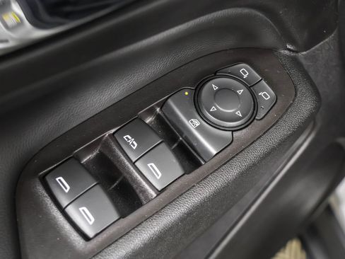 Used 2020 Chevrolet Equinox LT image 33