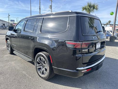 Used 2024 Jeep Wagoneer Series II w/ Flexible Seating Group AWD/4WD image 7