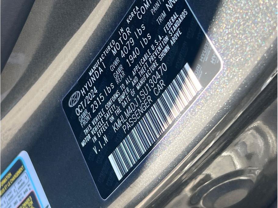 Used 2025 Hyundai Elantra SEL FWD image 21