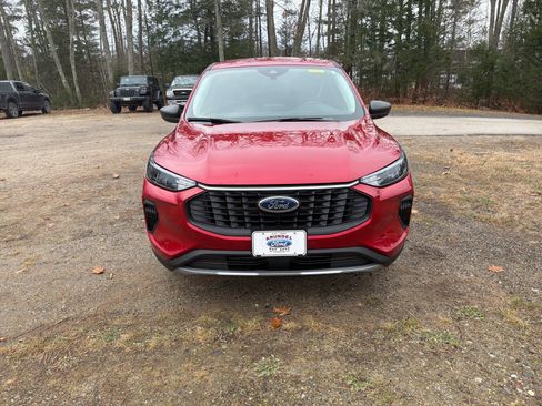 Certified 2025 Ford Escape Active w/ Cold Weather Package image 2