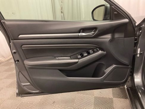 Used 2021 Nissan Altima 2.5 SV image 15