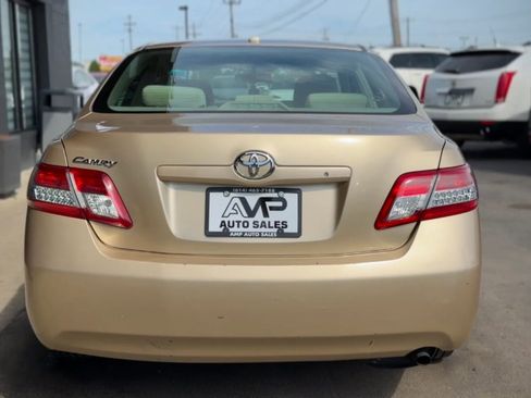 Used 2011 Toyota Camry FWD image 3