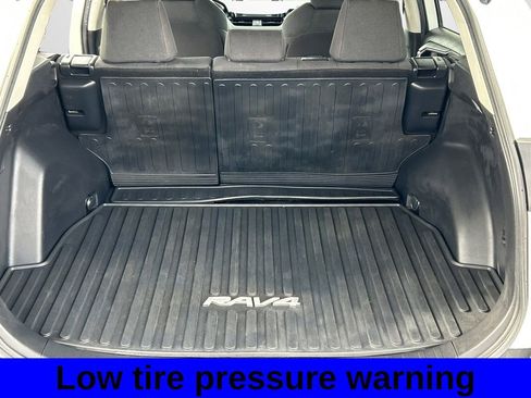 Used 2020 Toyota RAV4 LE image 11