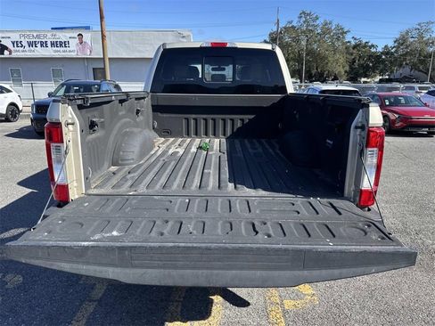 Used 2017 Ford F250 Lariat w/ Chrome Package image 19