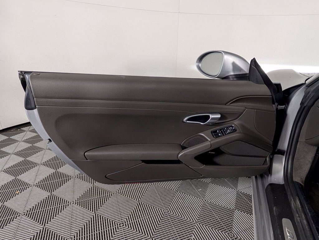 Used 2021 Porsche 718 Boxster RWD image 22