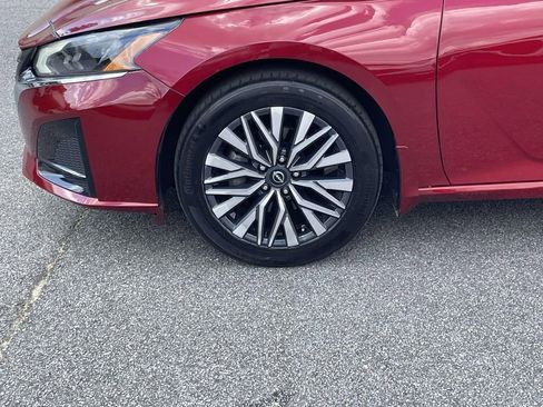 Used 2023 Nissan Altima 2.5 SV image 9
