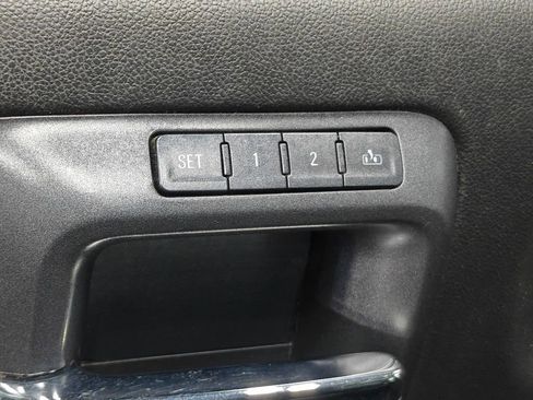 Used 2015 Chevrolet Silverado 1500 LTZ image 40