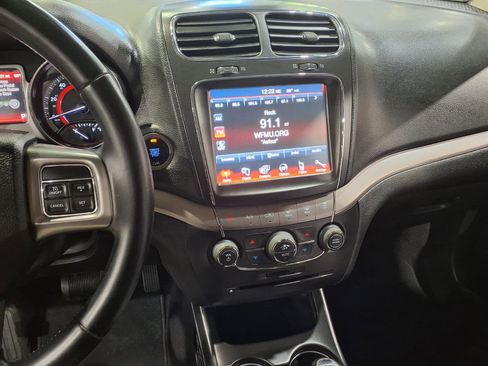 Used 2018 Dodge Journey Crossroad AWD/4WD image 9