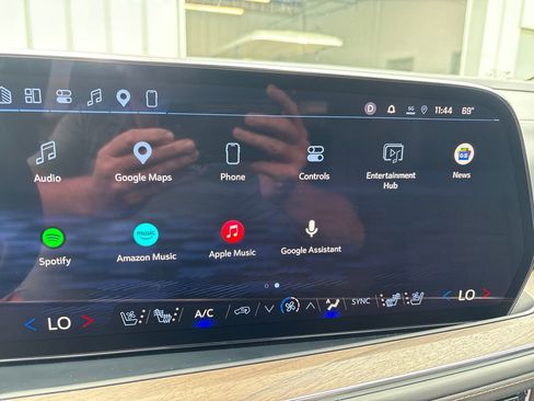 Certified 2026 Chevrolet Tahoe High Country AWD/4WD image 36