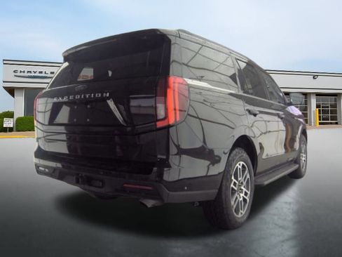 Used 2025 Ford Expedition Active image 7
