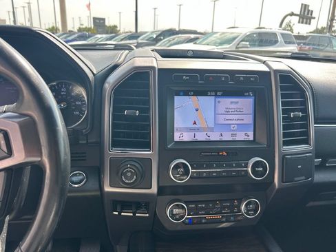 Used 2019 Ford Expedition Platinum RWD image 16
