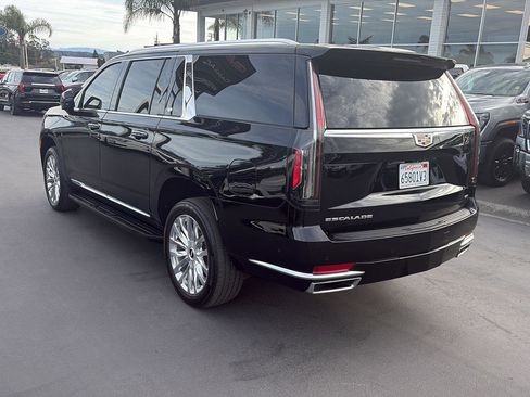 Used 2023 Cadillac Escalade ESV Premium Luxury image 22