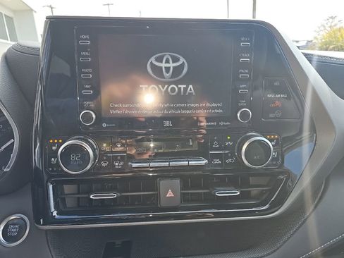 Used 2020 Toyota Highlander Limited image 15