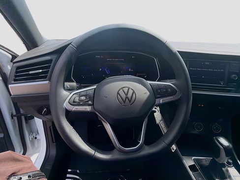 Used 2022 Volkswagen Jetta Sport FWD image 10