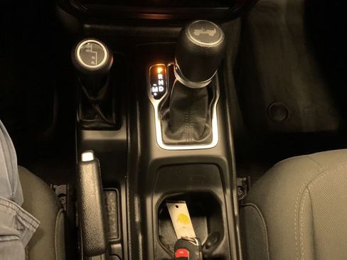 Used 2022 Jeep Wrangler Unlimited Sport image 10