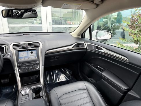Used 2018 Ford Fusion SE w/ Equipment Group 602A FWD image 24
