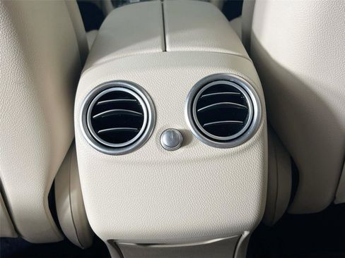 Used 2019 Mercedes-Benz GLC 300 4MATIC image 23