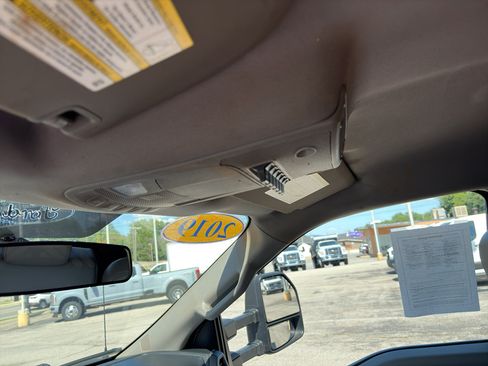 Used 2019 Ford F550 4x4 Regular Cab Super Duty image 11