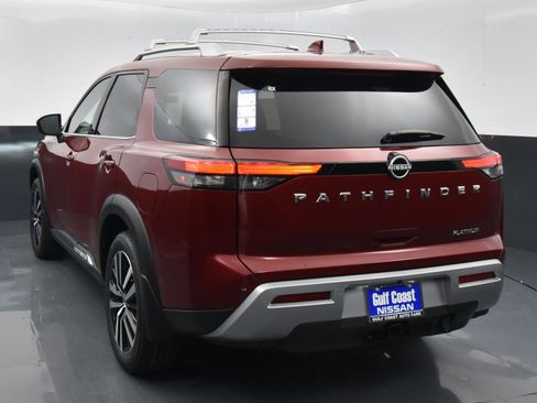 Used 2024 Nissan Pathfinder Platinum image 4