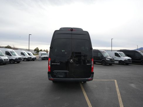 Used 2024 Mercedes-Benz Sprinter 2500 image 6