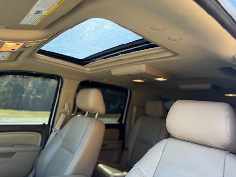 Used 2012 GMC Yukon XL Denali image 22