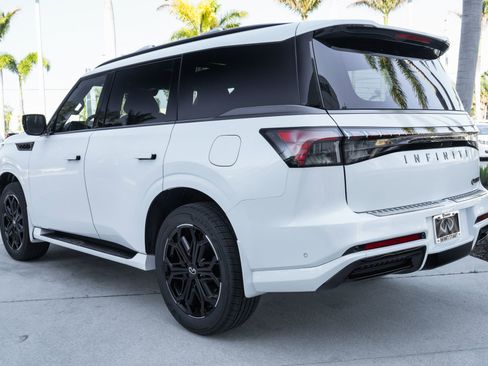 New 2026 INFINITI QX80 4WD w/ Sport Exterior Package image 22