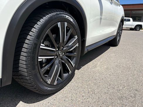 Used 2022 INFINITI QX50 Luxe w/ Appearance Package AWD/4WD image 13