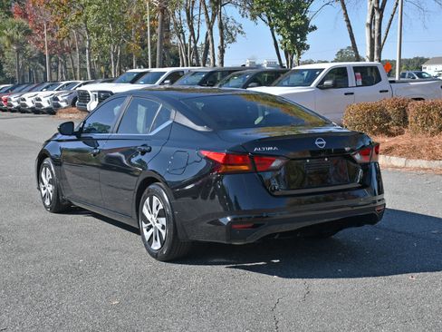 Used 2024 Nissan Altima 2.5 S image 3
