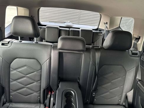 Used 2024 Volkswagen Atlas SE image 14