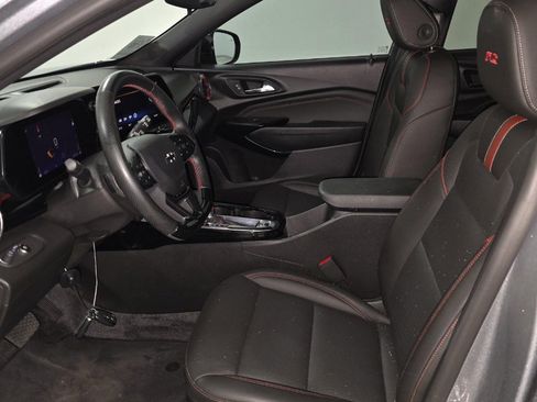 Used 2025 Chevrolet Trax RS w/ Driver Confidence Package FWD image 8