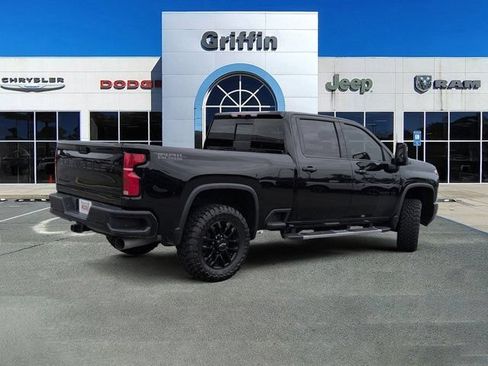 Used 2025 Chevrolet Silverado 2500 LTZ w/ LTZ Plus Package AWD/4WD image 4