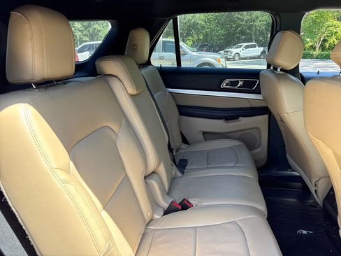 Used 2017 Ford Explorer XLT w/ Equipment Group 202A image 29